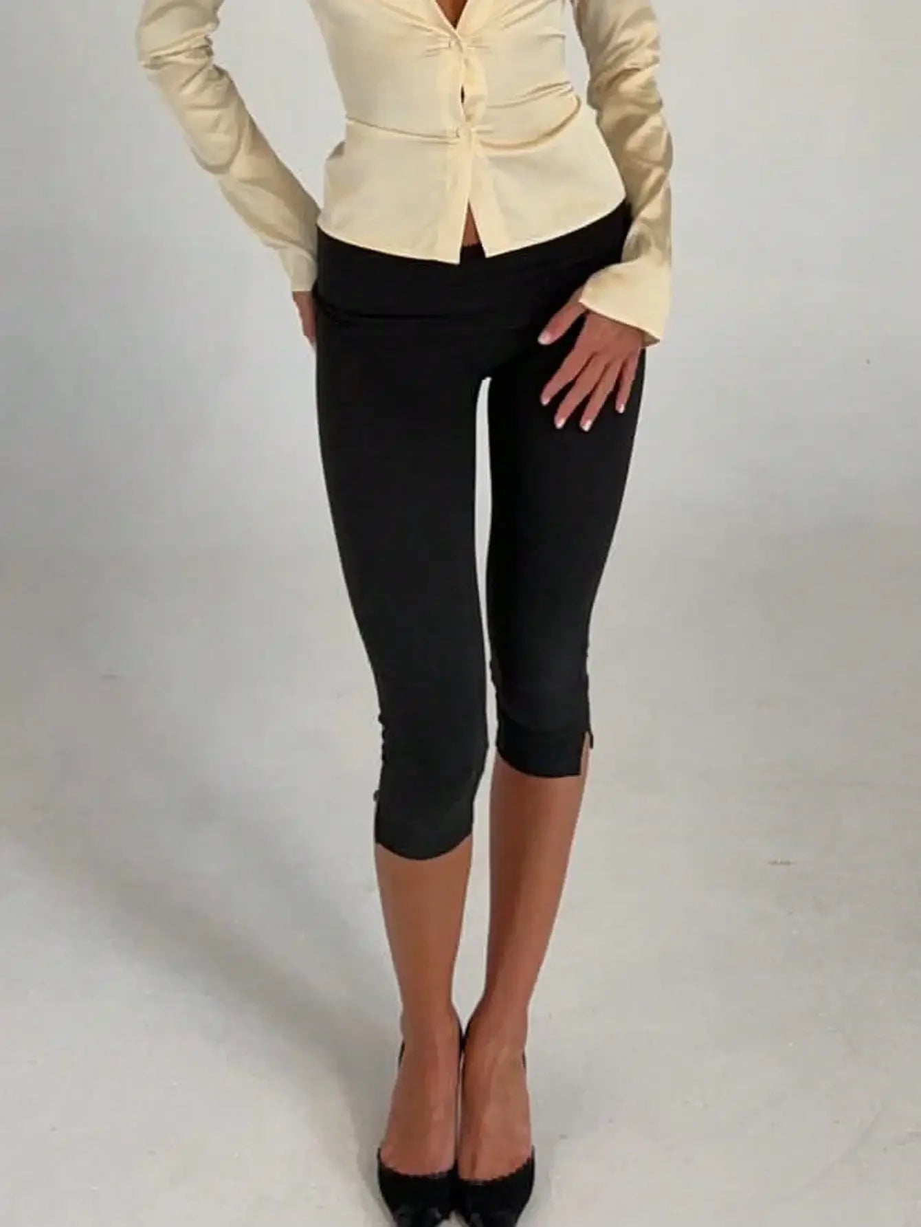 Y2K Women's Low Waist White Capri Leggings With Fold Over Hem