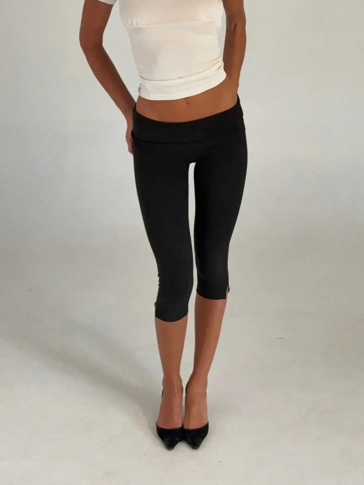 Y2K Women's Low Waist White Capri Leggings With Fold Over Hem